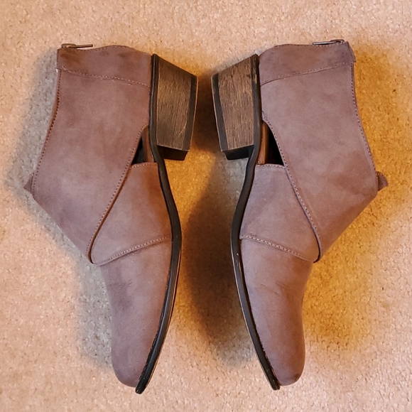 TG taupe suede ankle boots size 11 - Picture 9 of 11